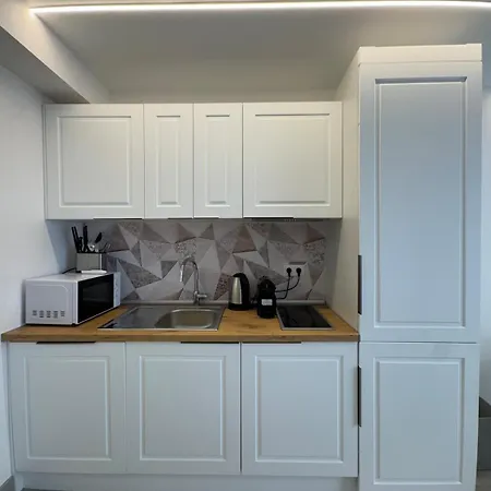 Trendy & Bright ,terrace In Vibrant Center