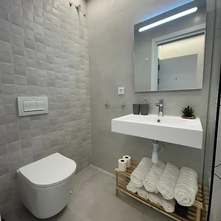 Apartamento Trendy & Bright ,terrace In Vibrant Center