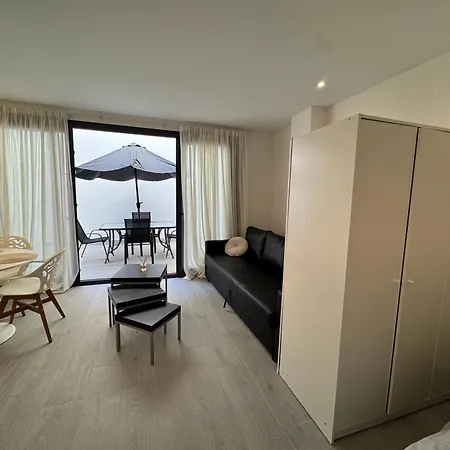 Trendy & Bright ,terrace In Vibrant Center